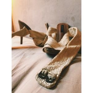 Zara Women White Faux-Snakeskin (Size 8 4" Heel)